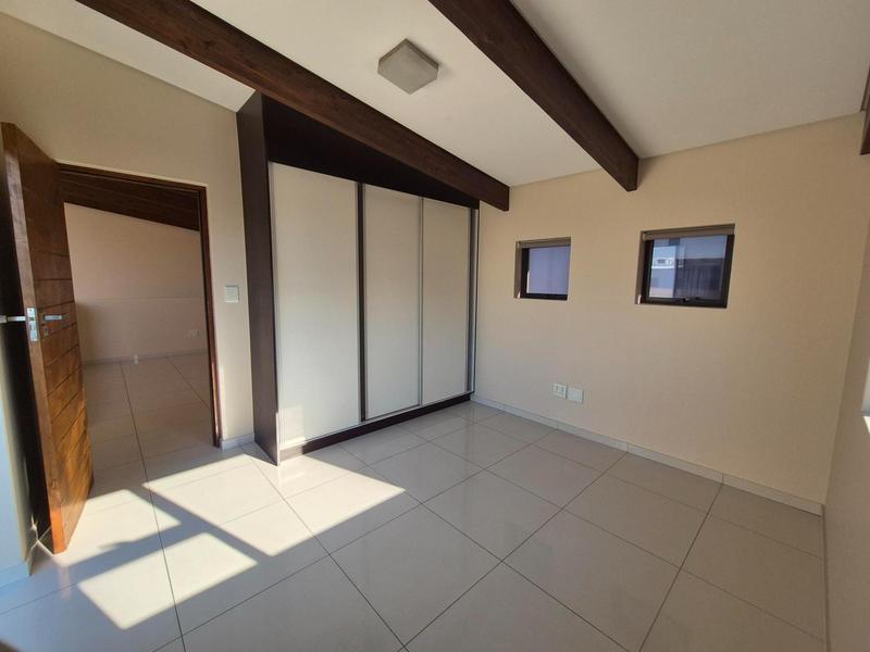 To Let 3 Bedroom Property for Rent in Bloubergrant Western Cape